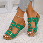 Zomerse strandsandalen voor dames met uitgesneden details en open teenzool en plateauzool.