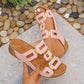 Zomerse strandsandalen voor dames met uitgesneden details en open teenzool en plateauzool.