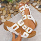 Zomerse strandsandalen voor dames met uitgesneden details en open teenzool en plateauzool.