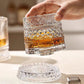 🎉【Aanbieding】🥃✨360° Draaibaar Whiskyglas | 300 ml | Loodvrij Glas | Geëmbosseerde Patronen | Stabiele Basis🍸