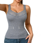 Nauwsluitende kanten tanktop voor dames met een maatje meer.