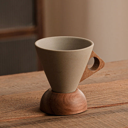 ☕ Håndlaget kaffekrus i keramikk – trehåndtak, matt glasur, 180ml. Unikt og rustikt!
